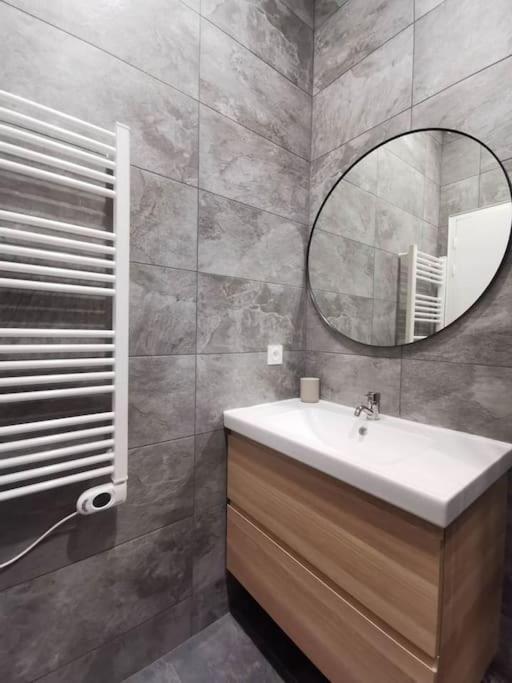 Le Pressense 2 Apartment Venissieux Exterior photo